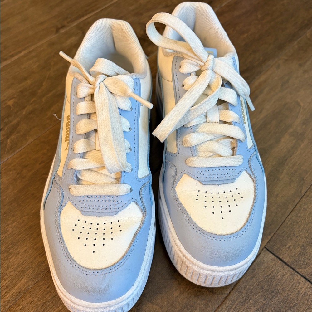 Puma Women's Sneakers in Cream and Light Blue